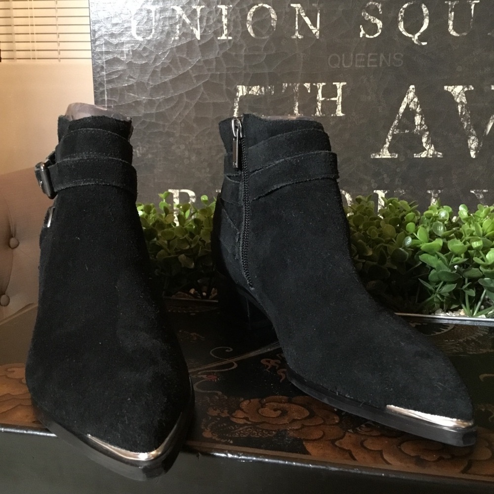Marc Fisher LTD black Yatina bootie sz6.5